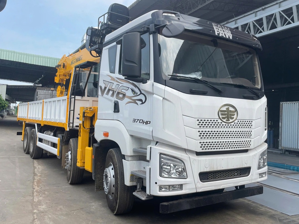 XE CẨU 15 TẤN FAW JH6 370HP